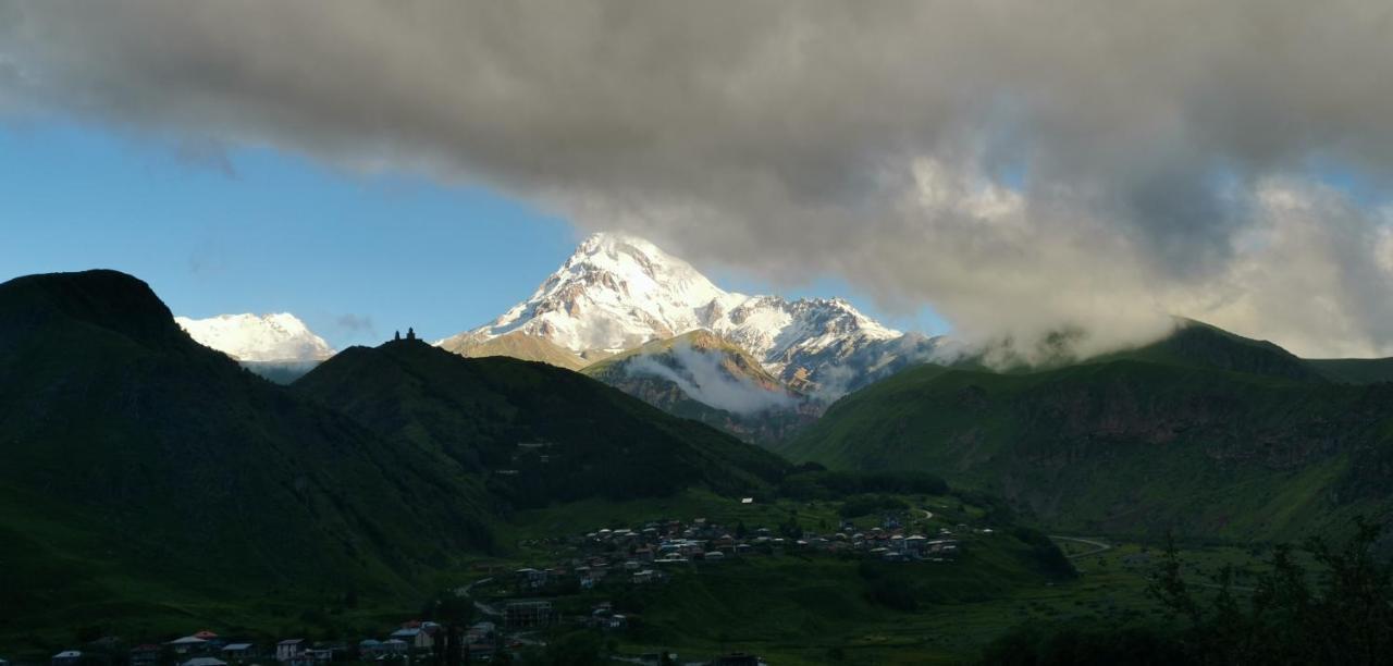 Aronia Kazbegi Hotel Exterior photo