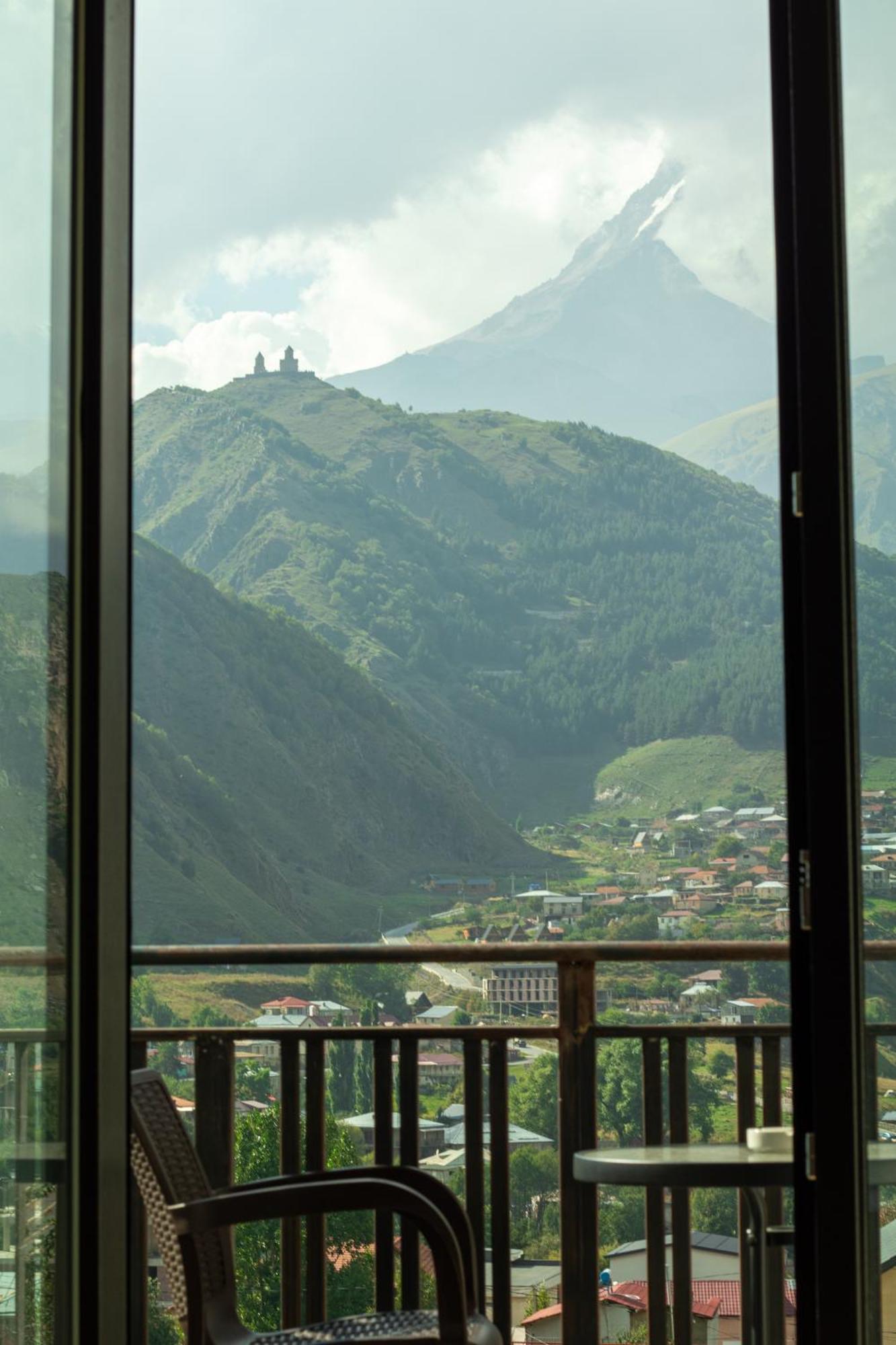 Aronia Kazbegi Hotel Exterior photo